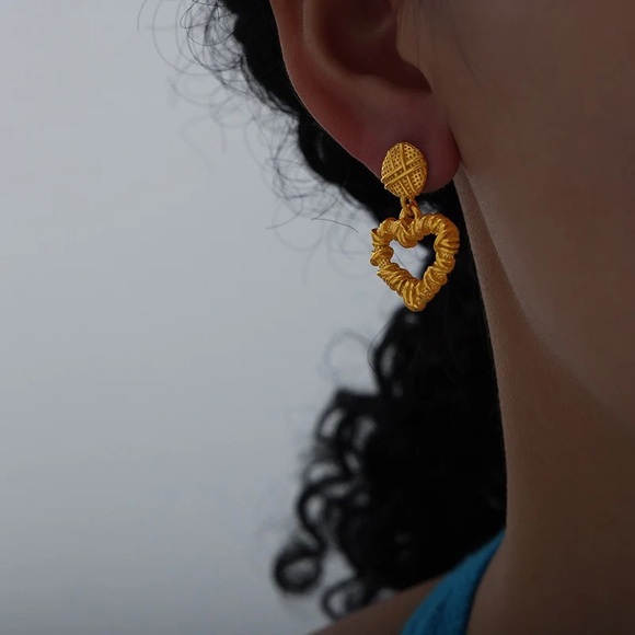 NEW💎18K Gold Plated Vintage Heart Earrings*Drop Earrings - Picture 4 of 6